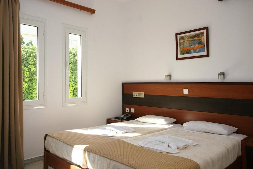Nontas Suites Agioi Apostoli  Esterno foto